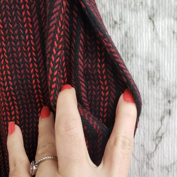 🎁Pepper Tree A-line Skirt Black and Red - Picture 4 of 9